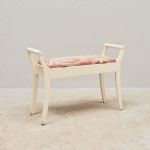 1584 8305 PIANO STOOL